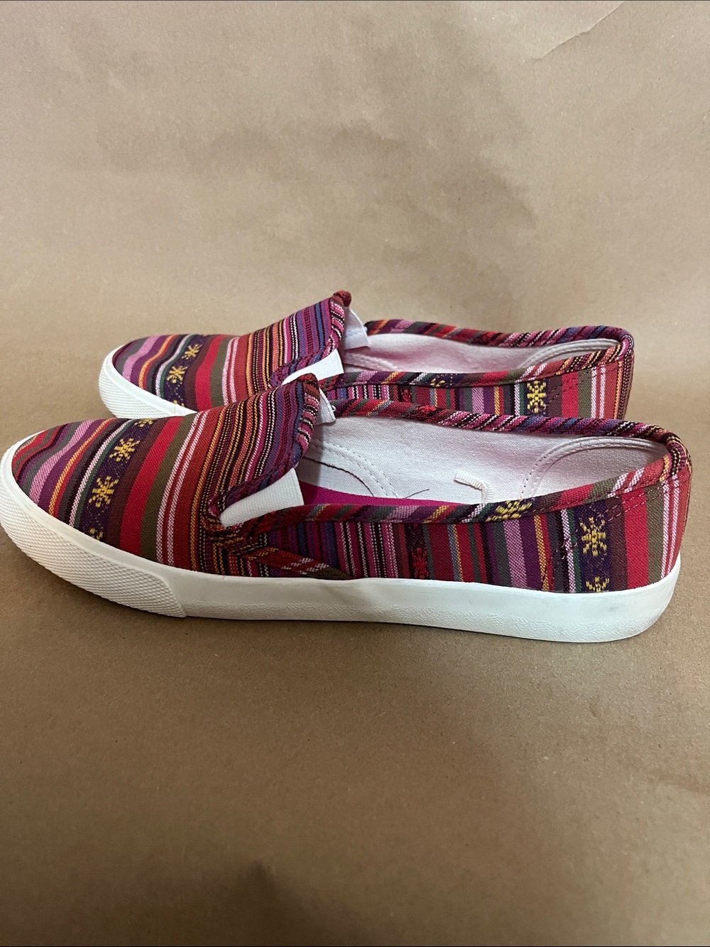 Austin Trading Co Serape Print Slip-On Sneakers Size 8 - Picture 2 of 7